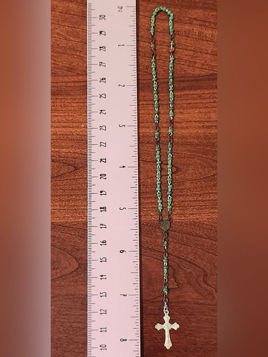 No brand Other - Vintage Tiny Green Beaded Glass Rosary - 8-1/4”